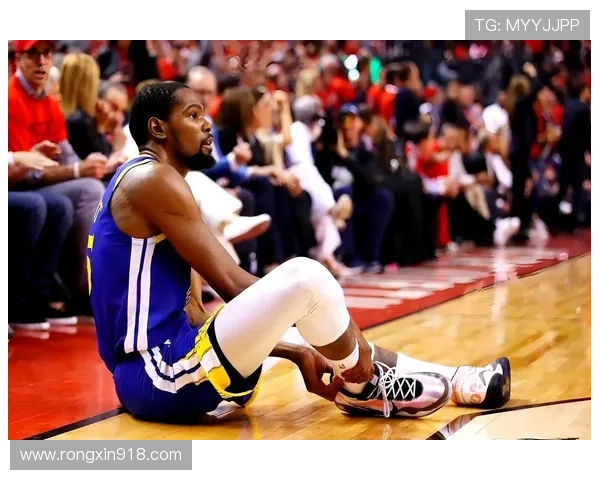 杜兰特小号事件引发火箭更衣室尴尬