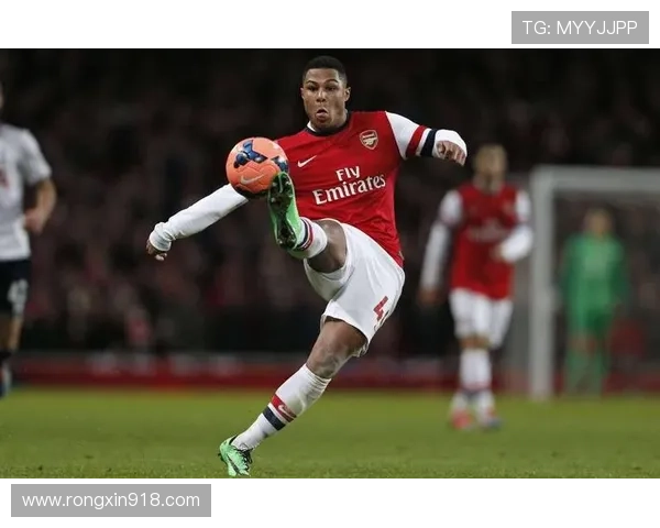 格纳布里：拜仁氛围重现三冠王辉煌